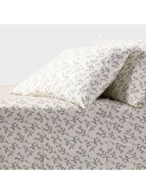 Threshold Performance Floral Vine Printed Comforter Set in Cream and Green